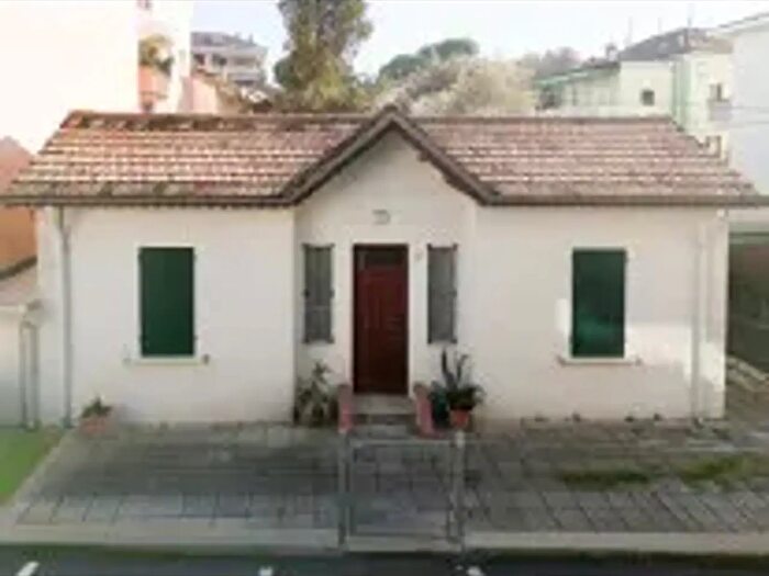 Casa con 6 locali in vendita in Via Bruno Buozzi C, Cattolica