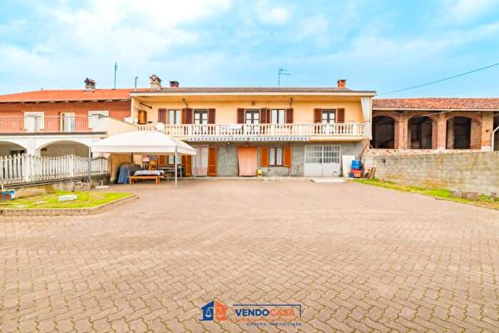 Casa con 5 locali in vendita in Frazione San Nicola, Villafranca Piemonte