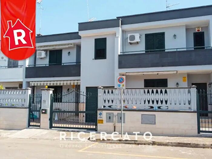 Casa con 6 locali in vendita in Via Aprile, Surbo