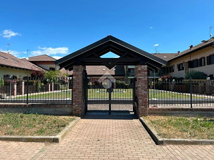 Appartamento con 6 locali in vendita in Via Cavalier G Brunetto, San Maurizio Canavese