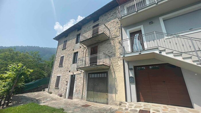 Casa quadrilocale in vendita in Berbenno Di Valtellina