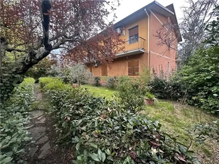 Appartamento con 8 locali in vendita in Pontassieve