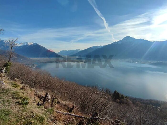 Casa con 5 locali in vendita in Via per Caino, Vercana