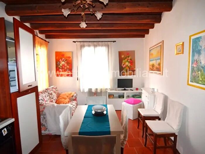 Appartamento trilocale in vendita in Via Camillo Benso Conte di Cavour, Este