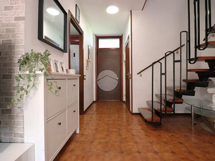 Appartamento quadrilocale in vendita in Via Juvara, Mantova