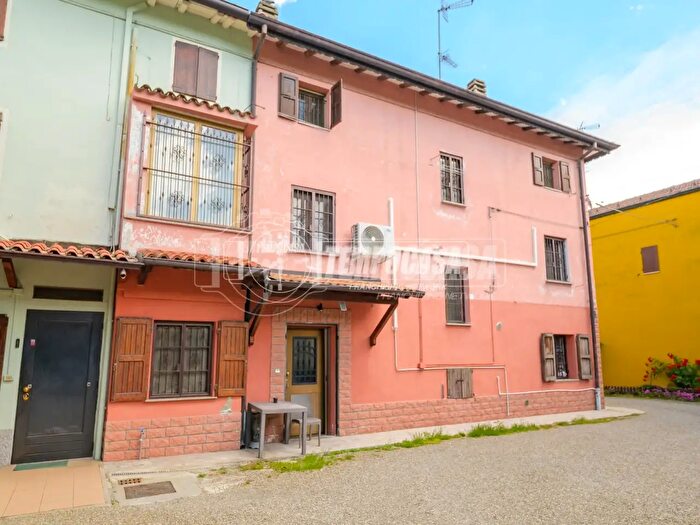 Appartamento con 6 locali in vendita in Via Botte a, Casalgrande