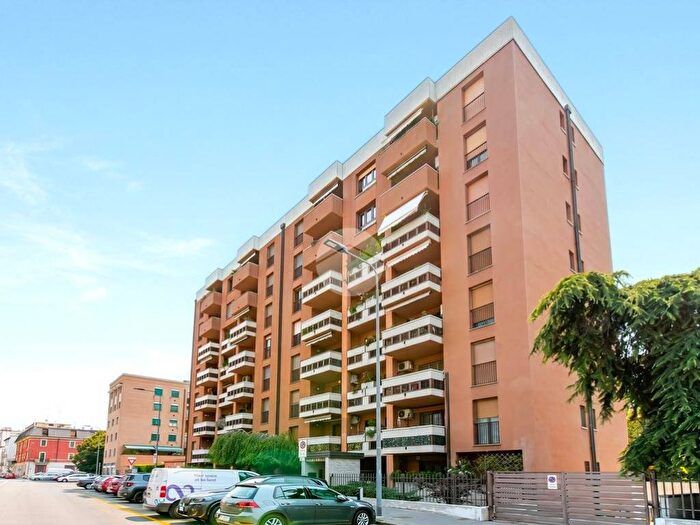 Appartamento bilocale in affitto in Via Pompeo Marchesi, Quarto Cagnino, Milano