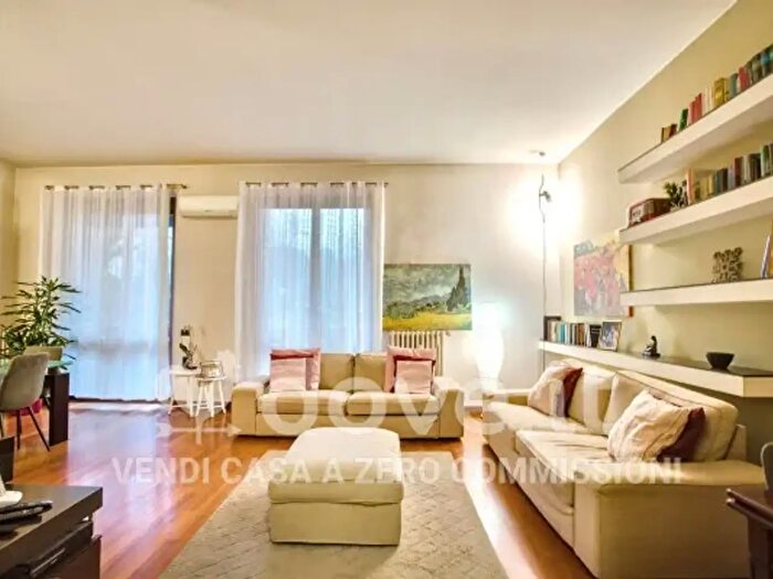 Appartamento con 6 locali in vendita in Via Angelo Ramazzotti, Monza