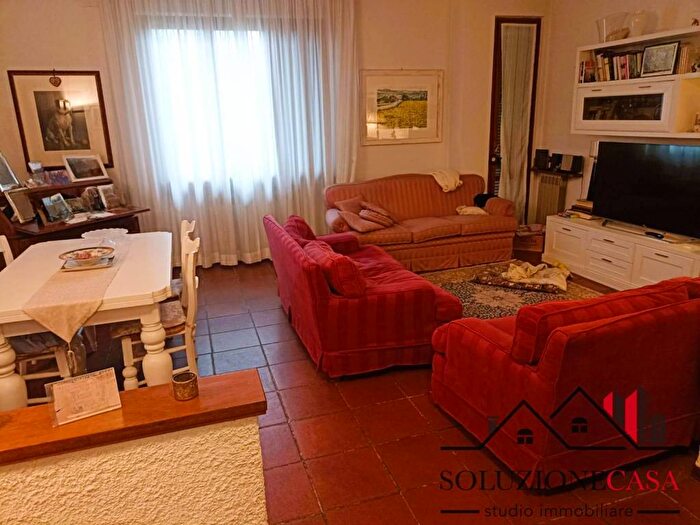 Appartamento con 5 locali in vendita in Via Tobbianese, Vergaio Tobbiana, Prato