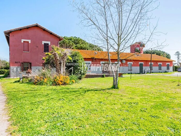 Appartamento trilocale in vendita in Via della Luna, Fiumicino