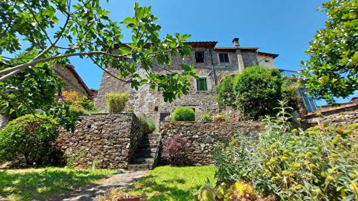 Casa con 6 locali in vendita in Via del Comune, Coreglia Antelminelli