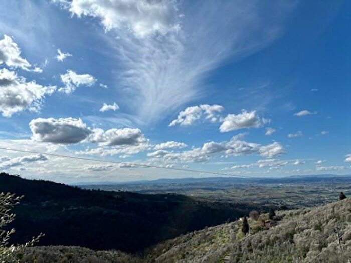 Casa con 6 locali in vendita in Vinci