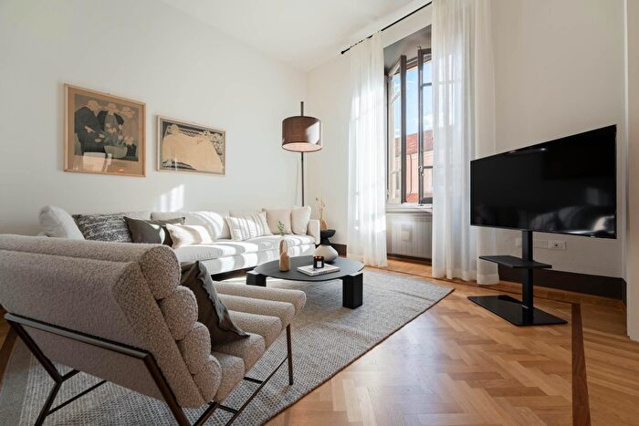 Appartamento con 5 locali in affitto in Firenze