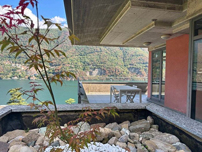 Appartamento quadrilocale in affitto in Laglio