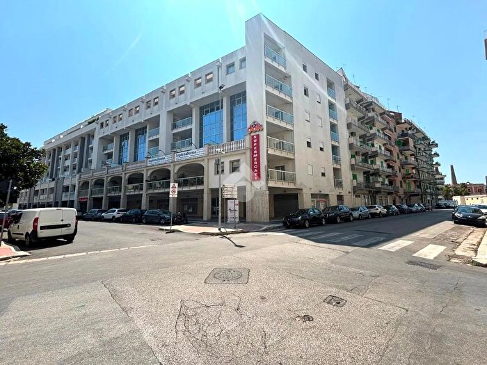 Appartamento quadrilocale in vendita in Via Leonardo Mezzina Politico, Molfetta