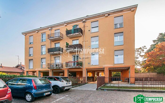 Appartamento trilocale in vendita in Via Silvio Pellico, Rescaldina