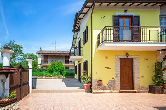 Casa trilocale in vendita in Via Morino, Cave