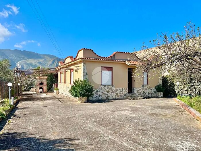 Appartamento quadrilocale in vendita in Contrada Molinello, Alcamo