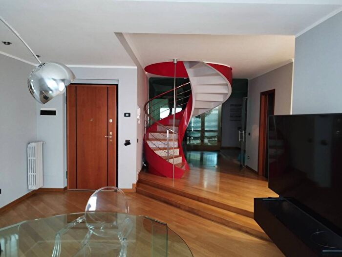 Casa quadrilocale in affitto in Via Domenico Ghirlandaio, San Damiano, Monza