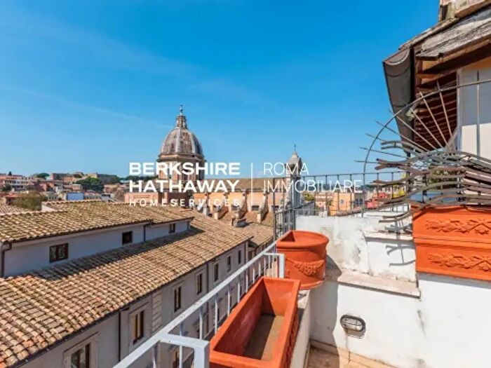 Appartamento trilocale in vendita in Via Giulia, Roma