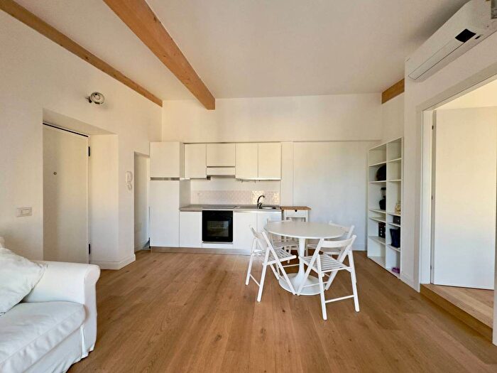 Appartamento bilocale in affitto in Via Spalato, Isola, Milano