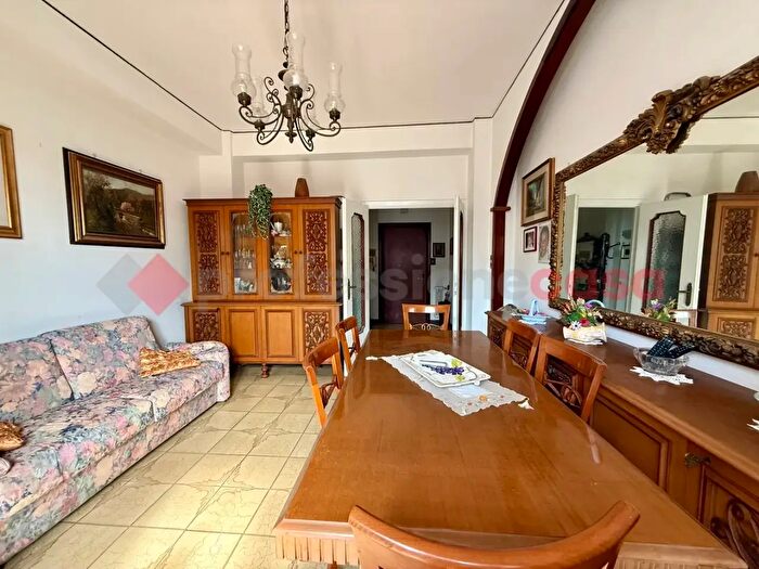 Appartamento trilocale in vendita in Via Caduti sul Mare, Gaeta