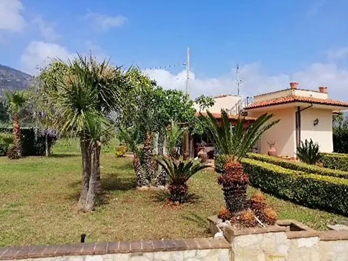 Casa con 5 locali in vendita in Via Caselle, Terracina