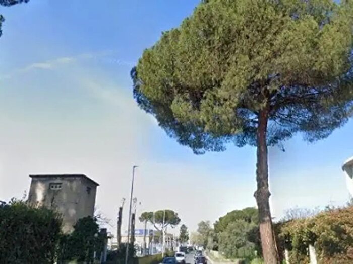 Appartamento trilocale in vendita in Via Collatina, Roma