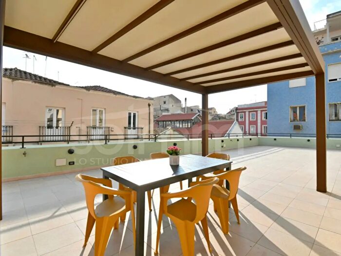 Appartamento trilocale in affitto in Via SantEulalia, Cagliari