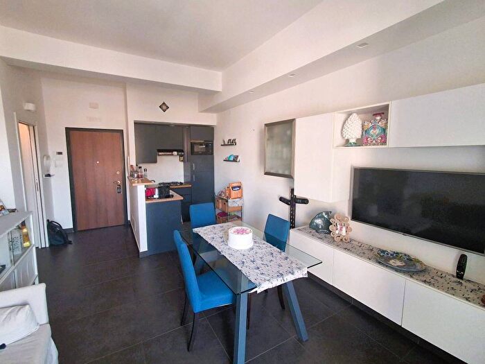 Appartamento bilocale in affitto in Via Francesco Crispi, Porto, Palermo