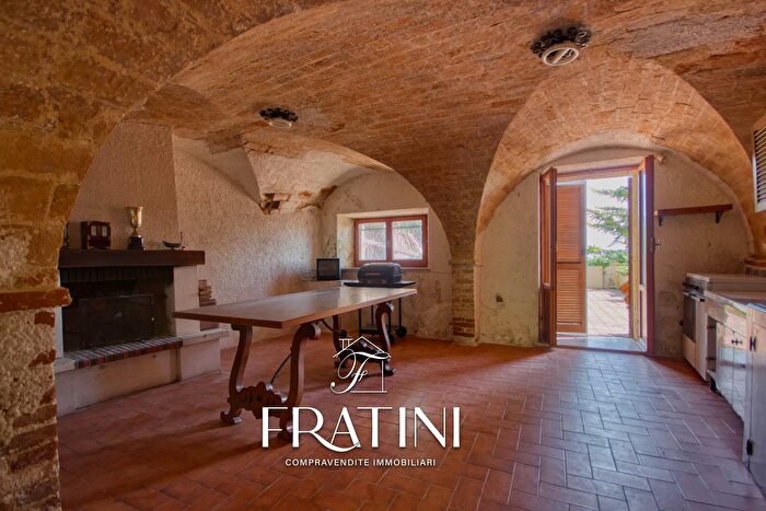 Casa con 6 locali in vendita in Via Case degli Angeli, Civitella Del Tronto
