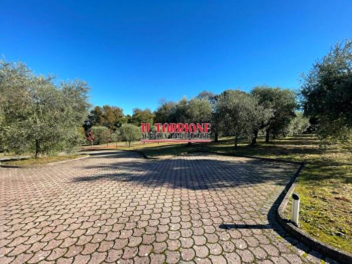 Casa con 6 locali in vendita in Via delle Pille, Uzzano