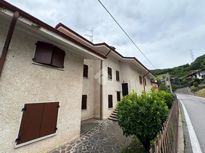 Appartamento trilocale in vendita in Via Don Sturzo, Gazzaniga