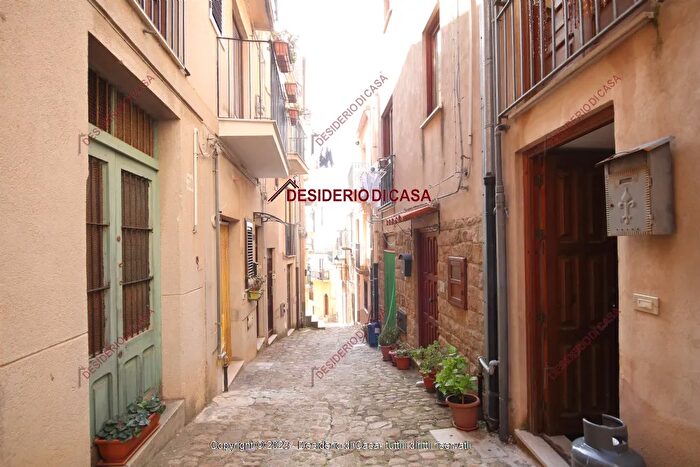 Casa trilocale in vendita in Pollina