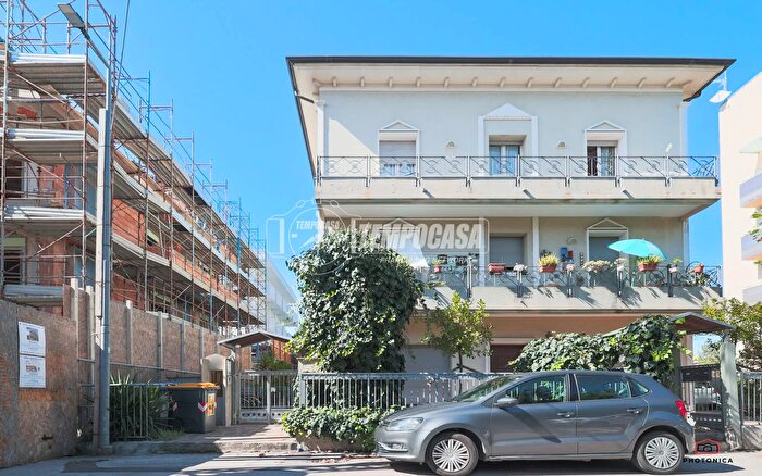 Appartamento trilocale in vendita in Viale Tassoni, Riccione