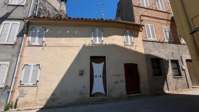 Casa quadrilocale in vendita in Contrada Case, Montegiorgio