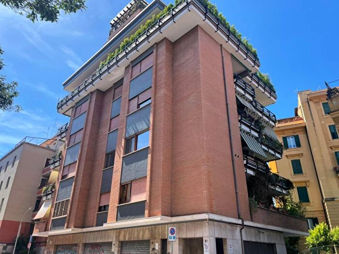 Appartamento trilocale in affitto in Via Montepulciano, Villa Fiorelli, Roma