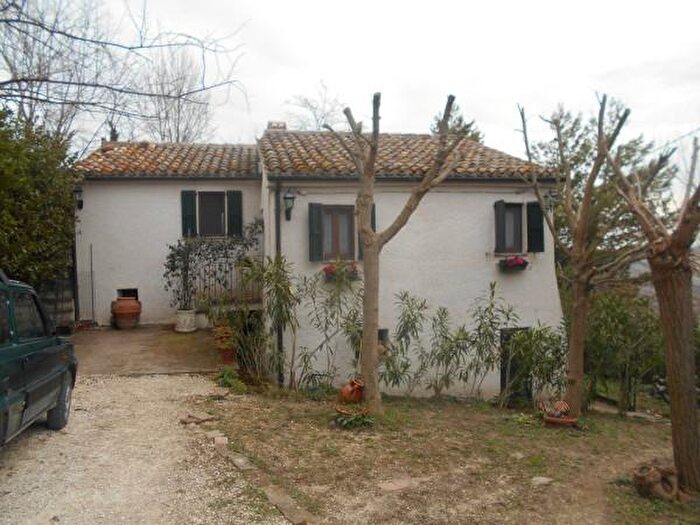 Casa con 6 locali in vendita in Via Mandriole, Cupramontana