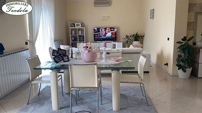 Appartamento trilocale in vendita in Castelnuovo Magra