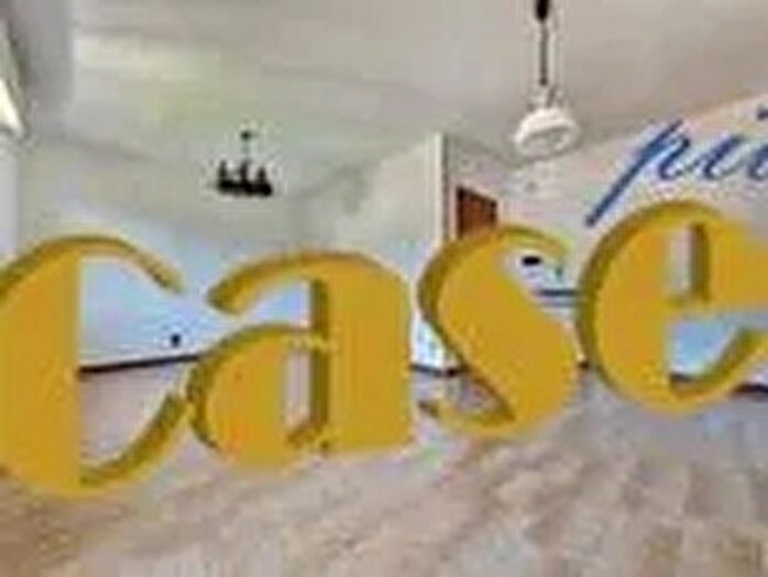 Appartamento con 6 locali in vendita in Camaiore