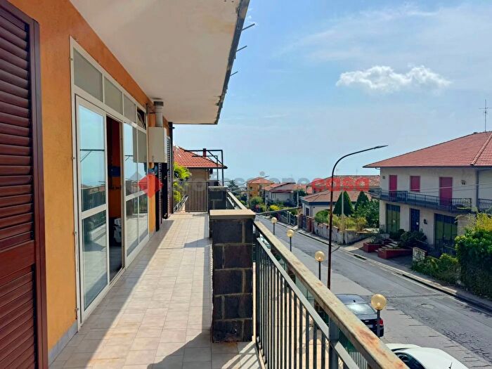 Appartamento quadrilocale in vendita in Via Archimede B, Zafferana Etnea