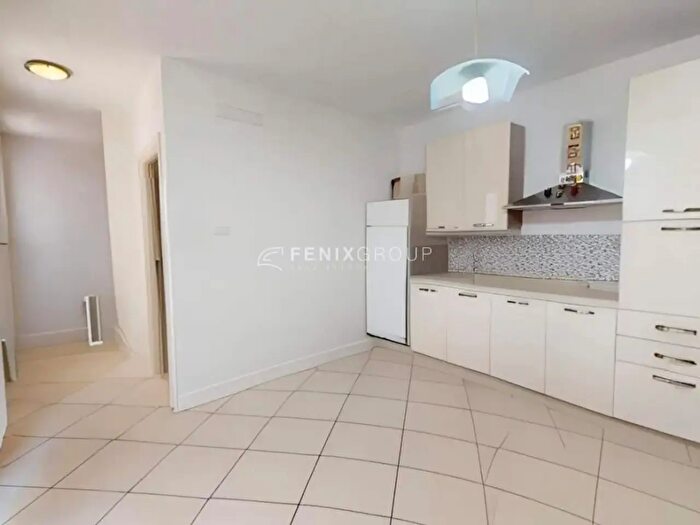 Casa trilocale in vendita in Via Pola, Grottammare