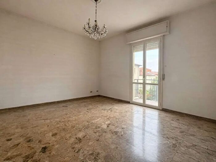 Appartamento quadrilocale in vendita in Modena