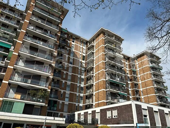 Appartamento trilocale in vendita in Via Stelvio, Novate Milanese