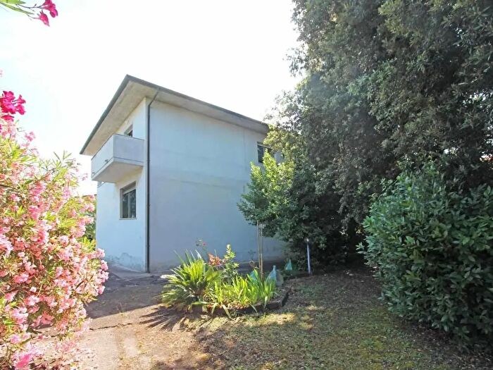 Casa con 6 locali in vendita in Senigallia