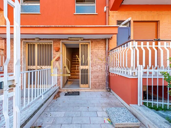 Appartamento trilocale in vendita in Via Controne, Roma