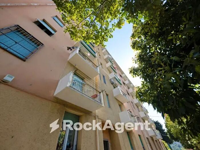 Appartamento trilocale in affitto in Via Nicolò Copernico, Genova