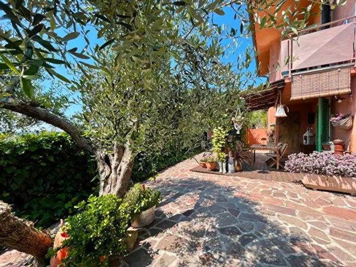 Casa con 5 locali in vendita in Via Falciano, Buggiano