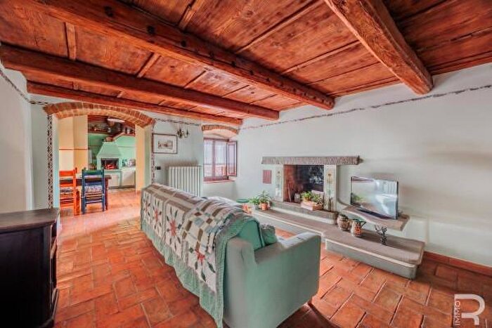 Casa con 6 locali in vendita in Via Fiorentina, Bibbiena