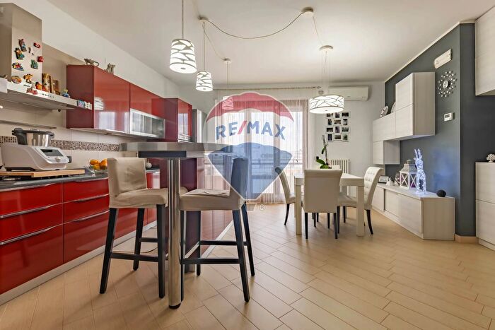 Appartamento trilocale in vendita in Via Giovanni Giorgiolè, Turi